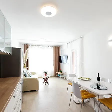 Puntamika De Rosa - Ground Floor Апартаменты
