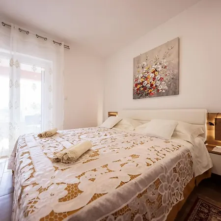 Puntamika De Rosa - Ground Floor Апартаменты